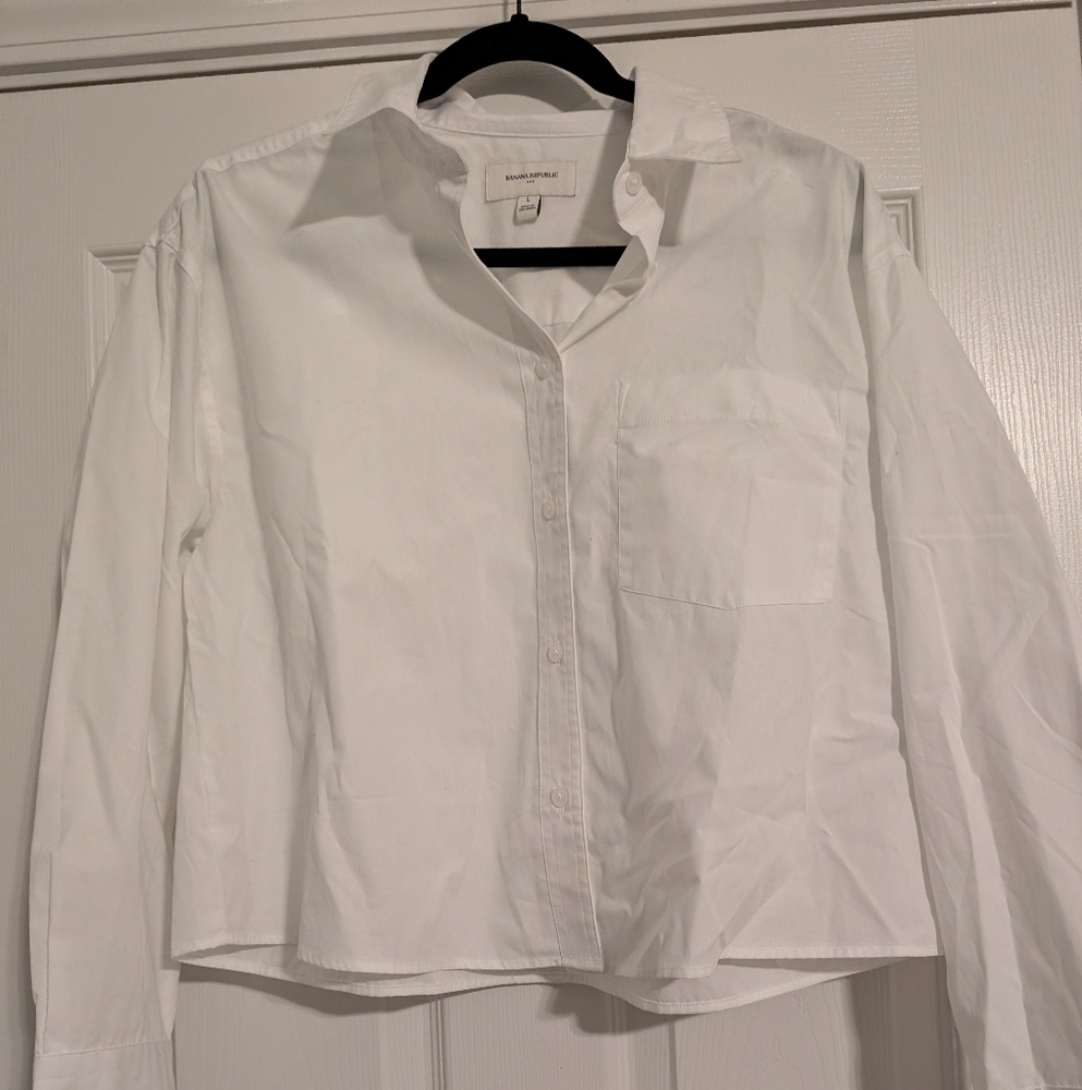 Banana Republic Crisp White Button Down Cropped Shirt